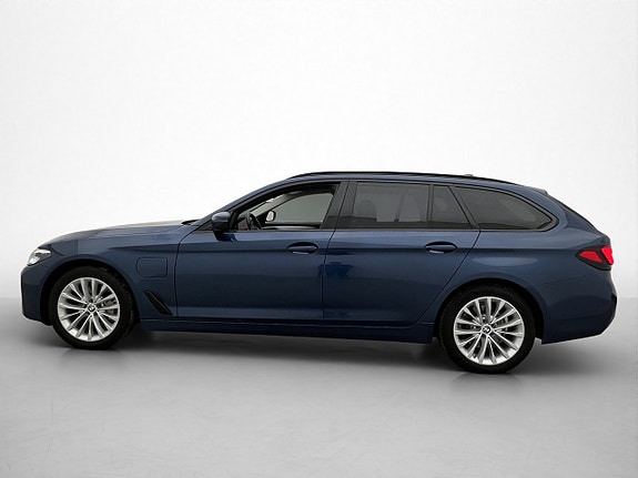 BMW 530e 4 of 5