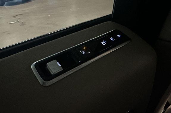 Land Rover Range Rover 22 of 25