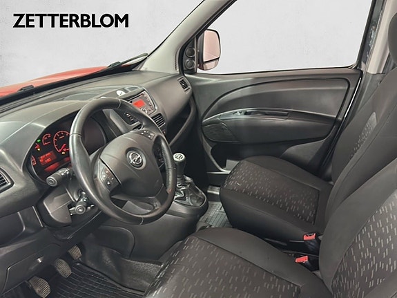 Opel Combo 8 of 17