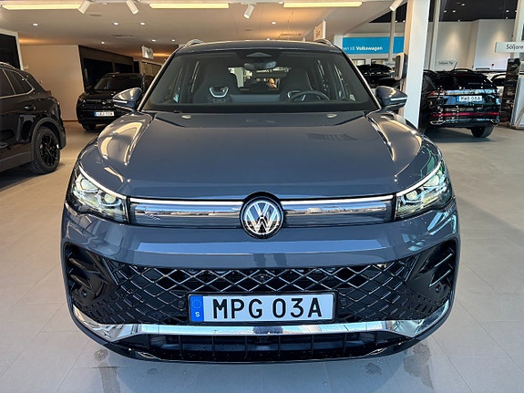 Volkswagen Tiguan 2 of 20