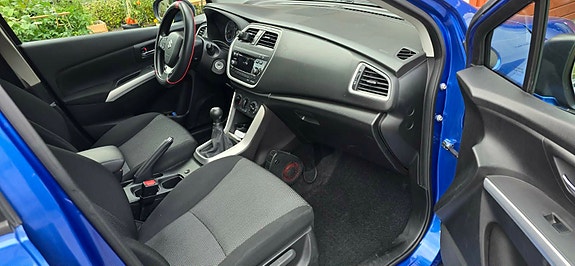 Suzuki SX4 S-Cross 2 of 7
