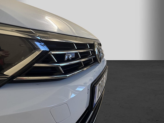 Volkswagen Passat 8 of 20