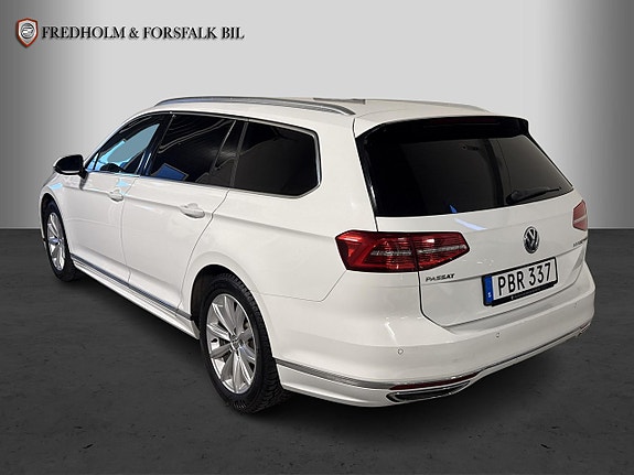 Volkswagen Passat 3 of 5