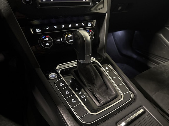 Volkswagen Passat 18 of 20