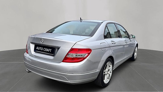 Mercedes-Benz C220 7 of 11