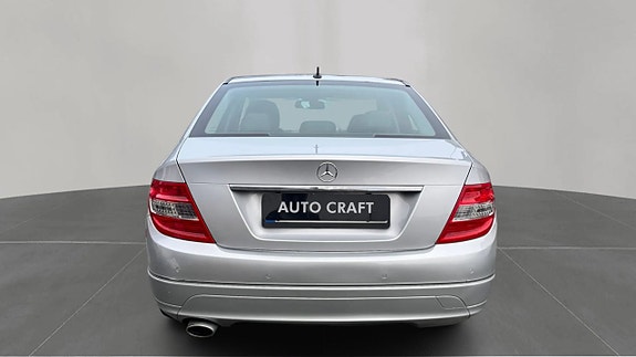 Mercedes-Benz C220 6 of 11
