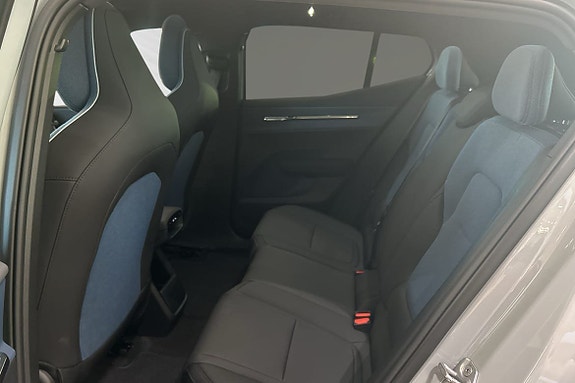 Volvo EX30 8 of 30