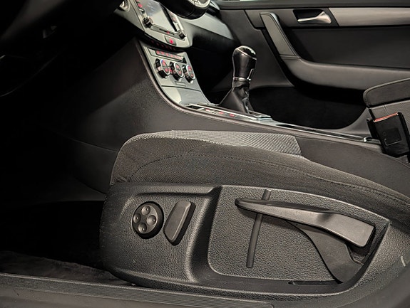 Volkswagen Passat 9 of 22