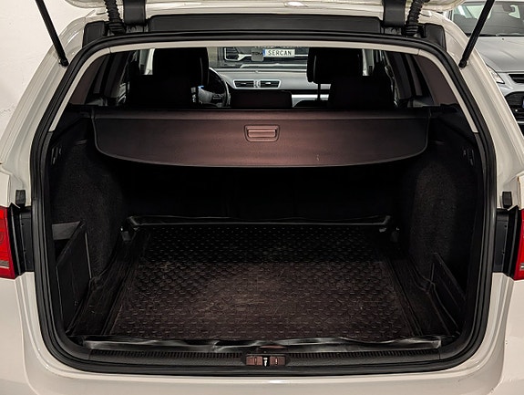 Volkswagen Passat 20 of 22