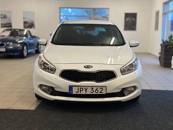 Kia Ceed 2 of 23