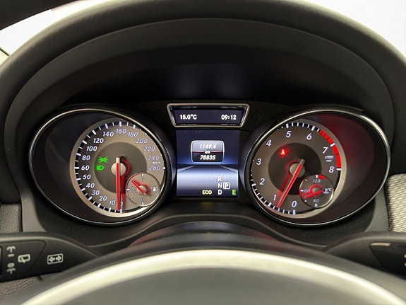 Mercedes-Benz GLA200 13 of 27