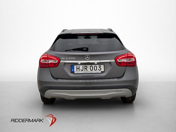 Mercedes-Benz GLA200 6 of 27