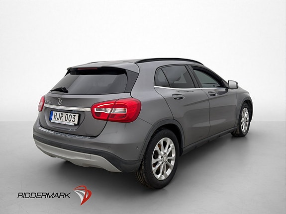 Mercedes-Benz GLA200 5 of 27