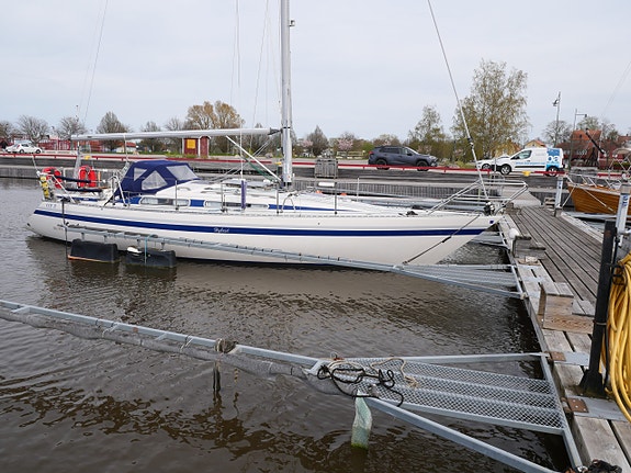 Athena 34 — View photo 1