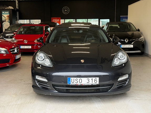 Porsche Panamera 4 of 5