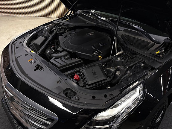 Cadillac CT6 6 of 30