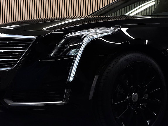 Cadillac CT6 7 of 30