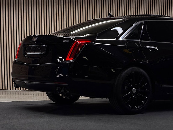 Cadillac CT6 10 of 30