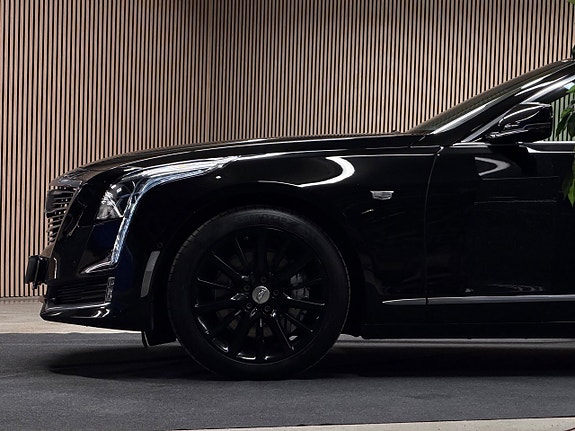 Cadillac CT6 4 of 30