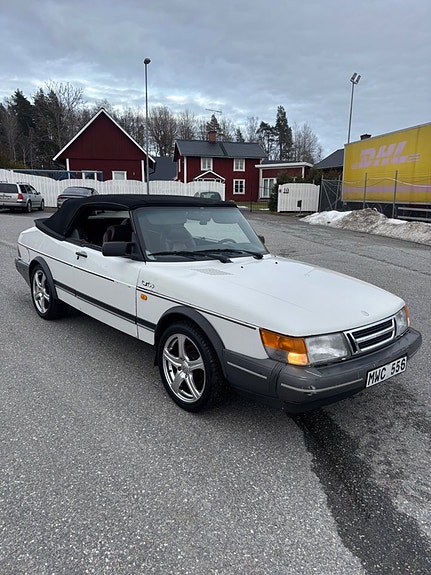 Saab 900 4 of 5