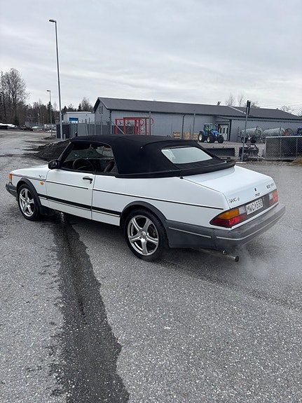 Saab 900 3 of 5