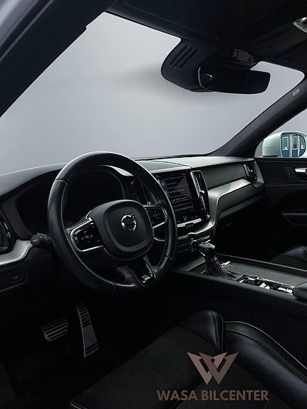 Volvo XC60 8 of 13