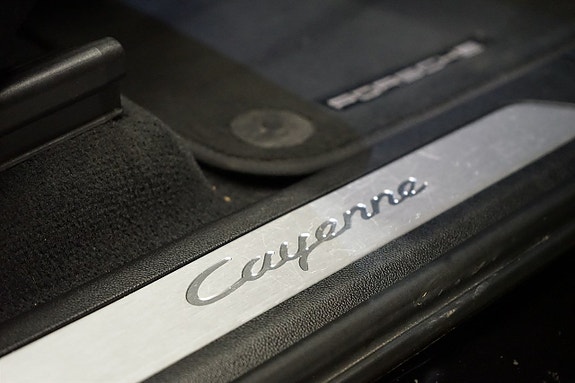 Porsche Cayenne 26 of 27