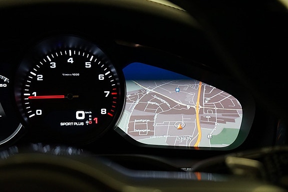 Porsche Cayenne 21 of 27