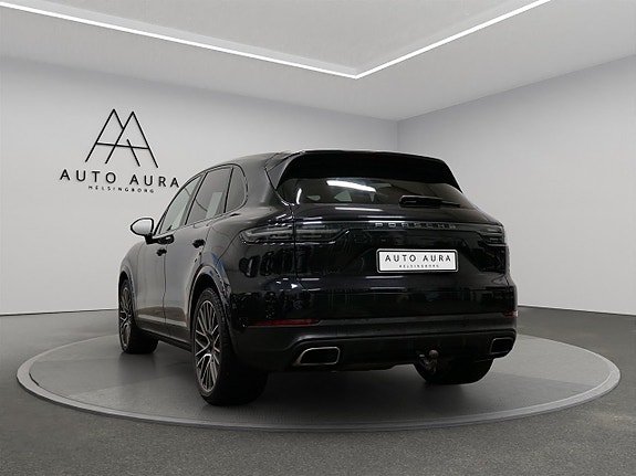 Porsche Cayenne 6 of 27