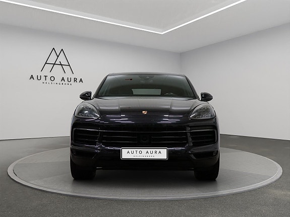 Porsche Cayenne 2 of 5
