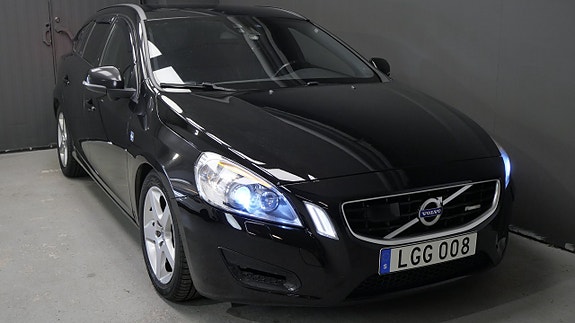Volvo V60 2 of 5