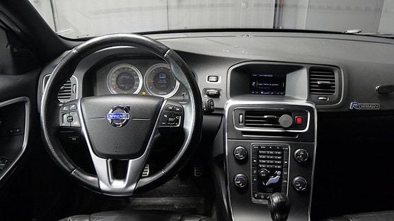 Volvo V60 3 of 5