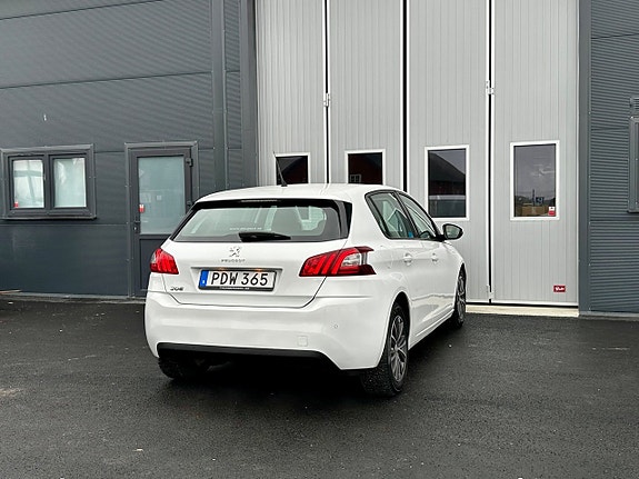 Peugeot 308 6 of 9