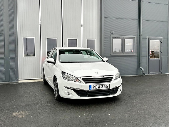 Peugeot 308 2 of 5