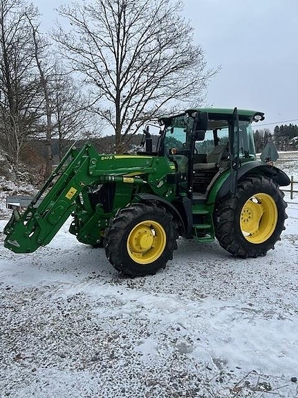 John Deere 5100R TRAKTOR FR.LYFT