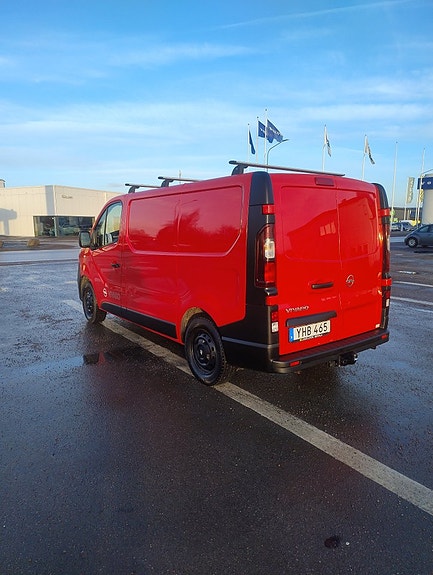 Opel Vivaro 4 of 5
