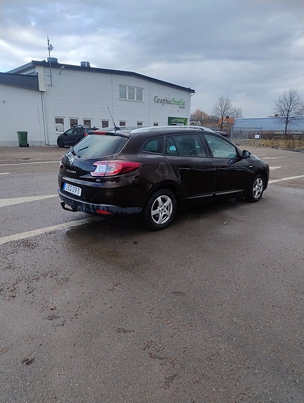 Renault Megane III 4 of 5