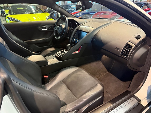 Jaguar F-TYPE 29 of 30
