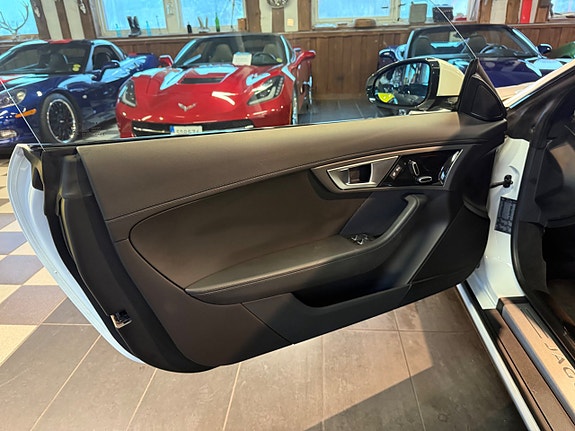 Jaguar F-TYPE 25 of 30