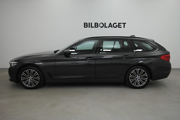 BMW 520d 3 of 5