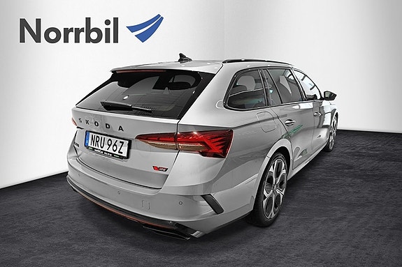 Skoda Octavia 2 of 5