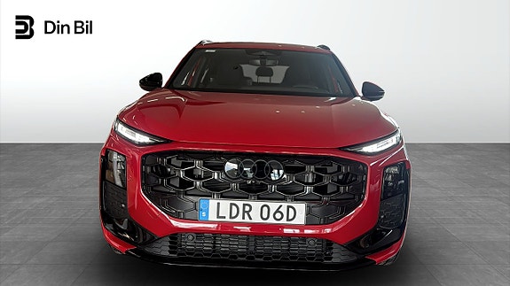 Audi Q3 4 of 5