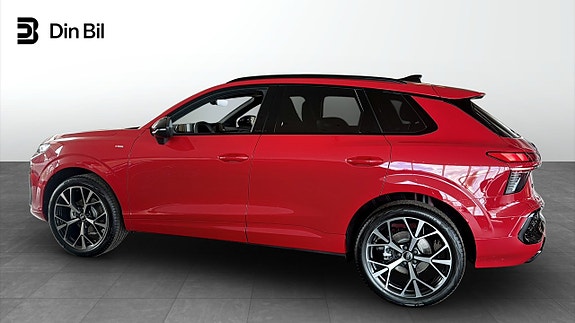 Audi Q3 2 of 5