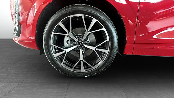 Audi Q3 6 of 14