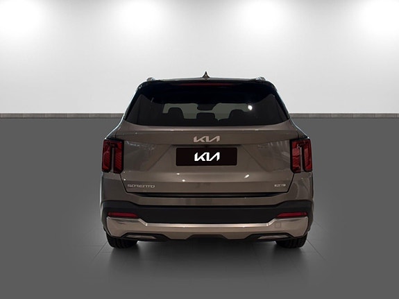 Kia Sorento 5 of 20