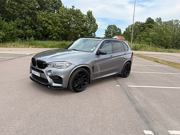BMW X5 3 of 5