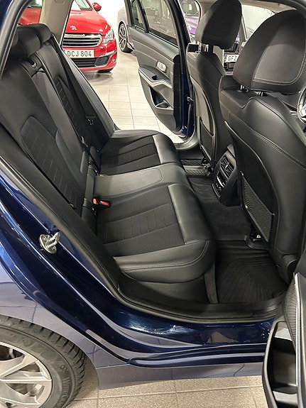 BMW 320 12 of 12