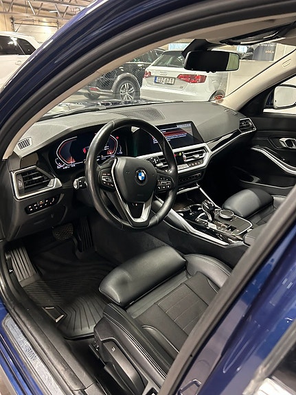 BMW 320 6 of 12