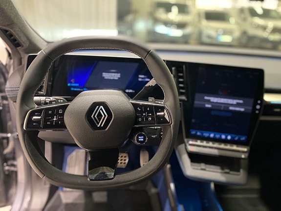 Renault Scenic E-Tech 11 of 12