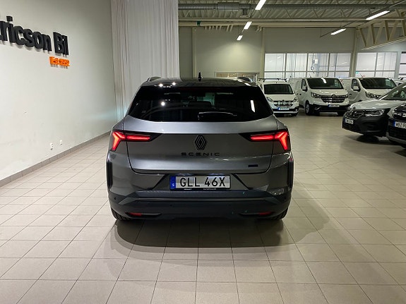 Renault Scenic E-Tech 5 of 12